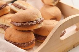 Pandesal with KitKat Spread