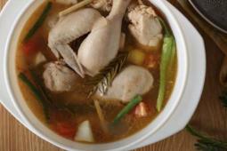 Sinampalukang Manok